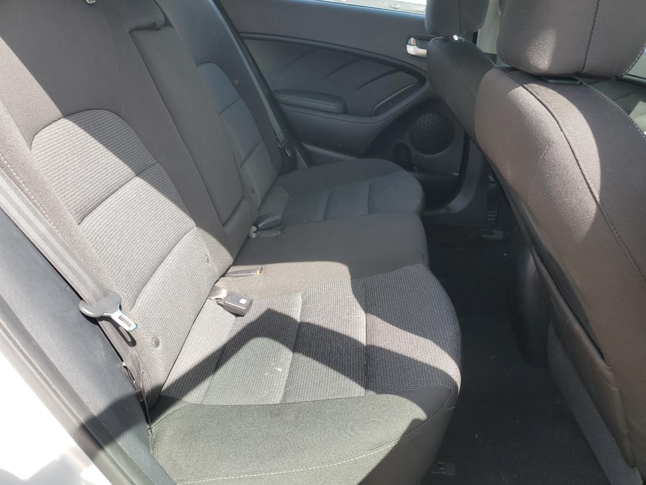 2017 Kia Forte - Image 10