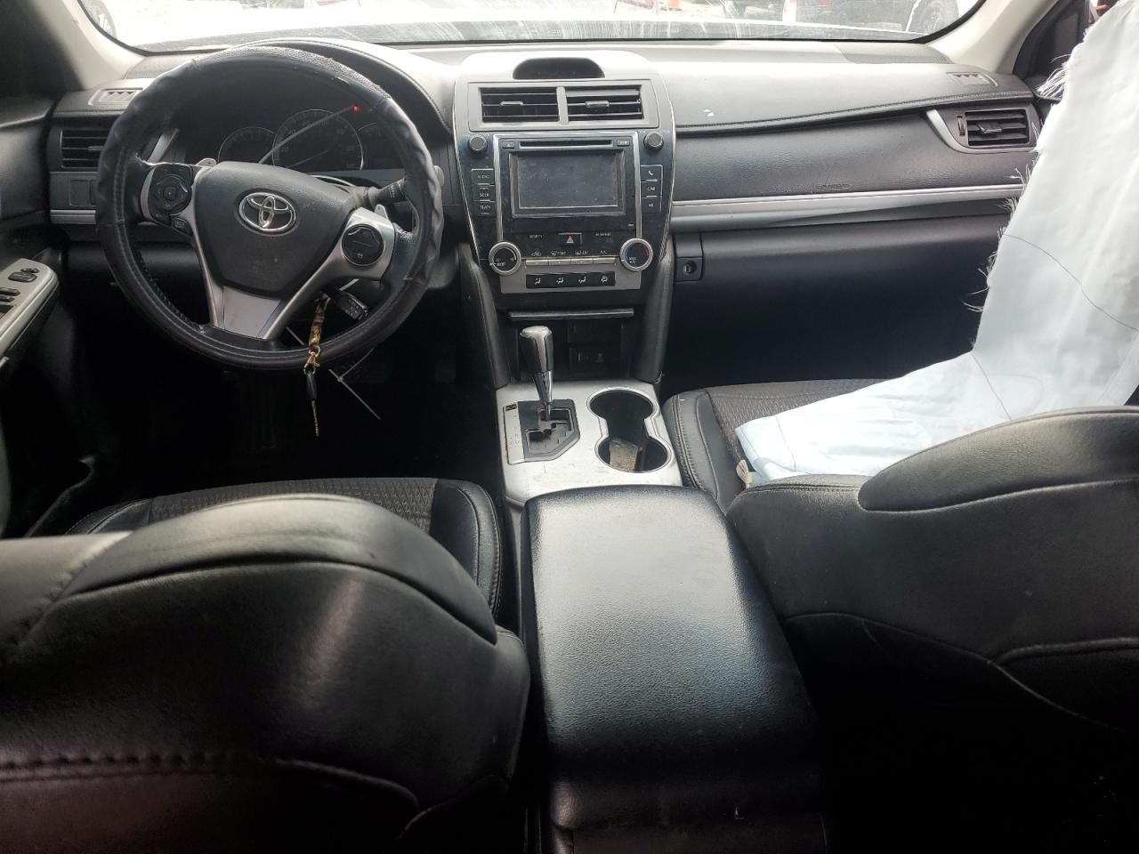 2014 Toyota Camry - Image 8