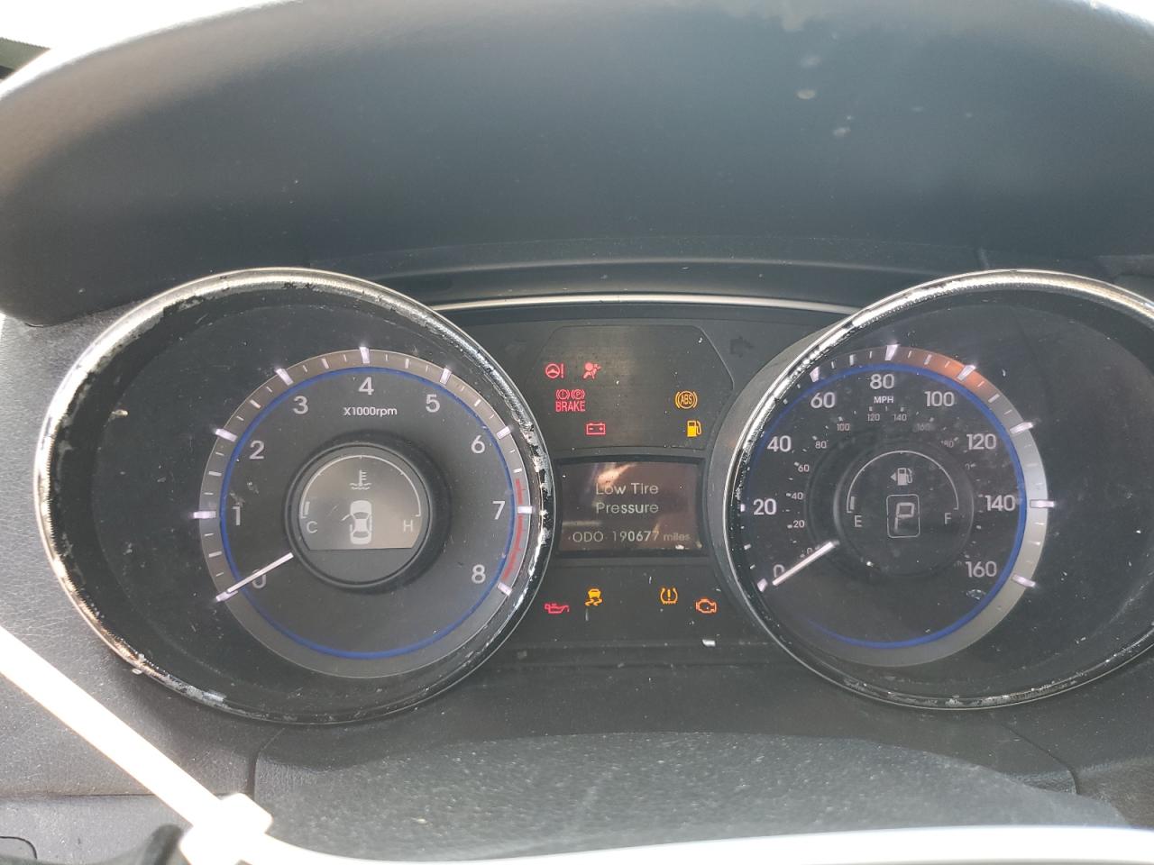 2014 Hyundai Sonata - Image 9