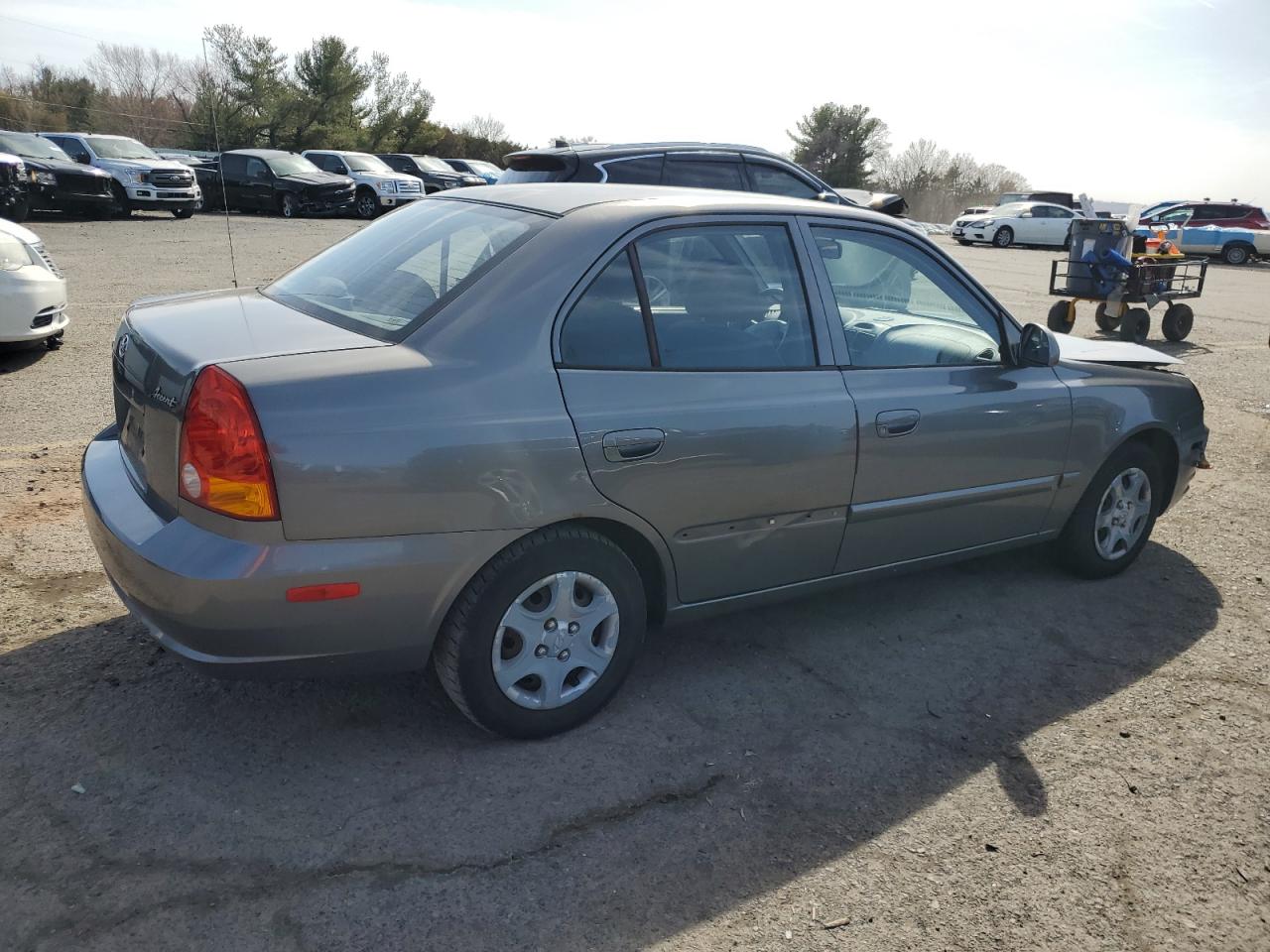 2005 Hyundai Accent - Image 3
