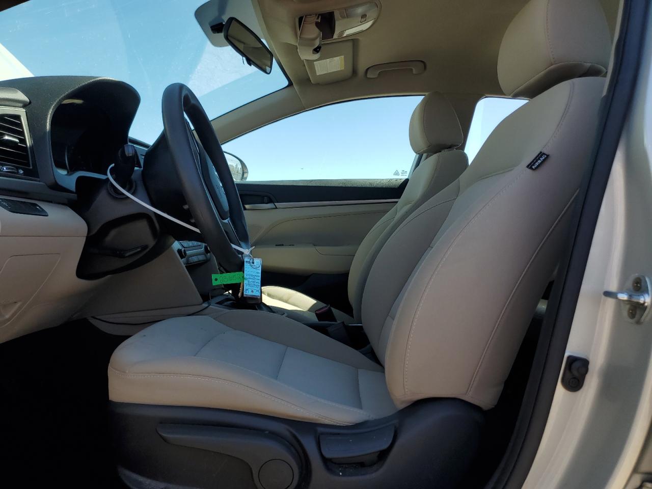 2018 Hyundai Elantra - Image 7