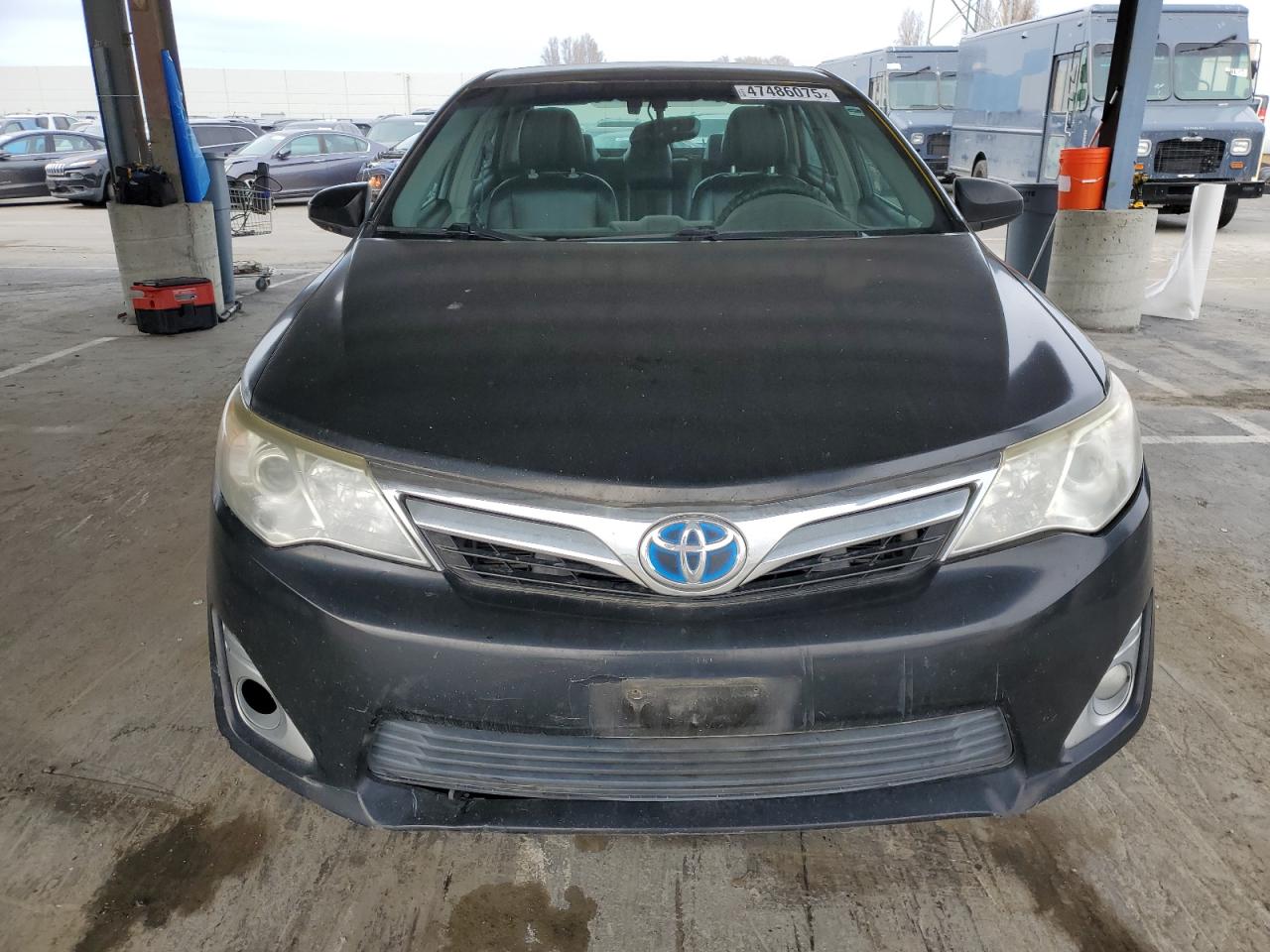 2014 Toyota Camry - Image 5