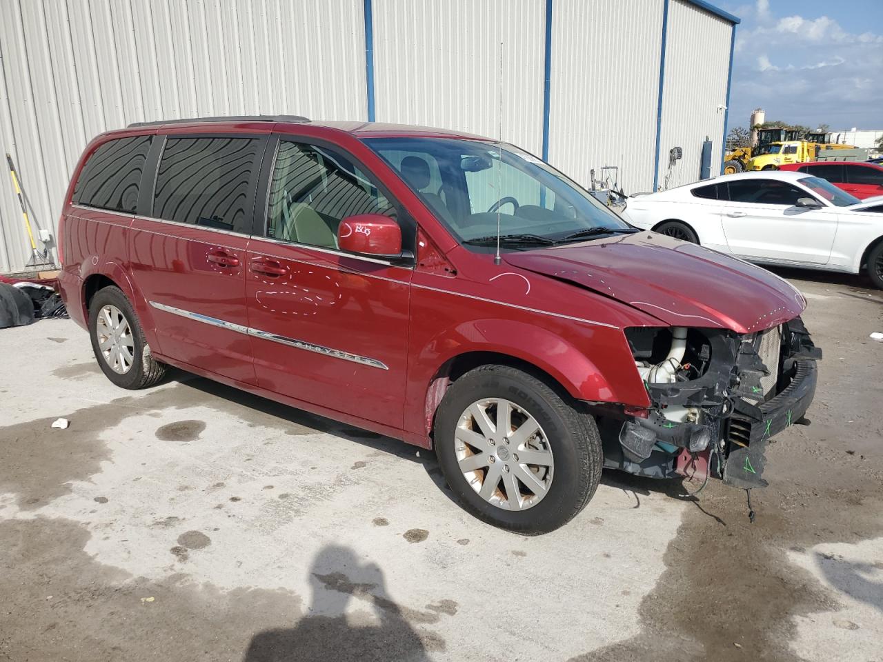 2014 Chrysler Town & Country - Image 4