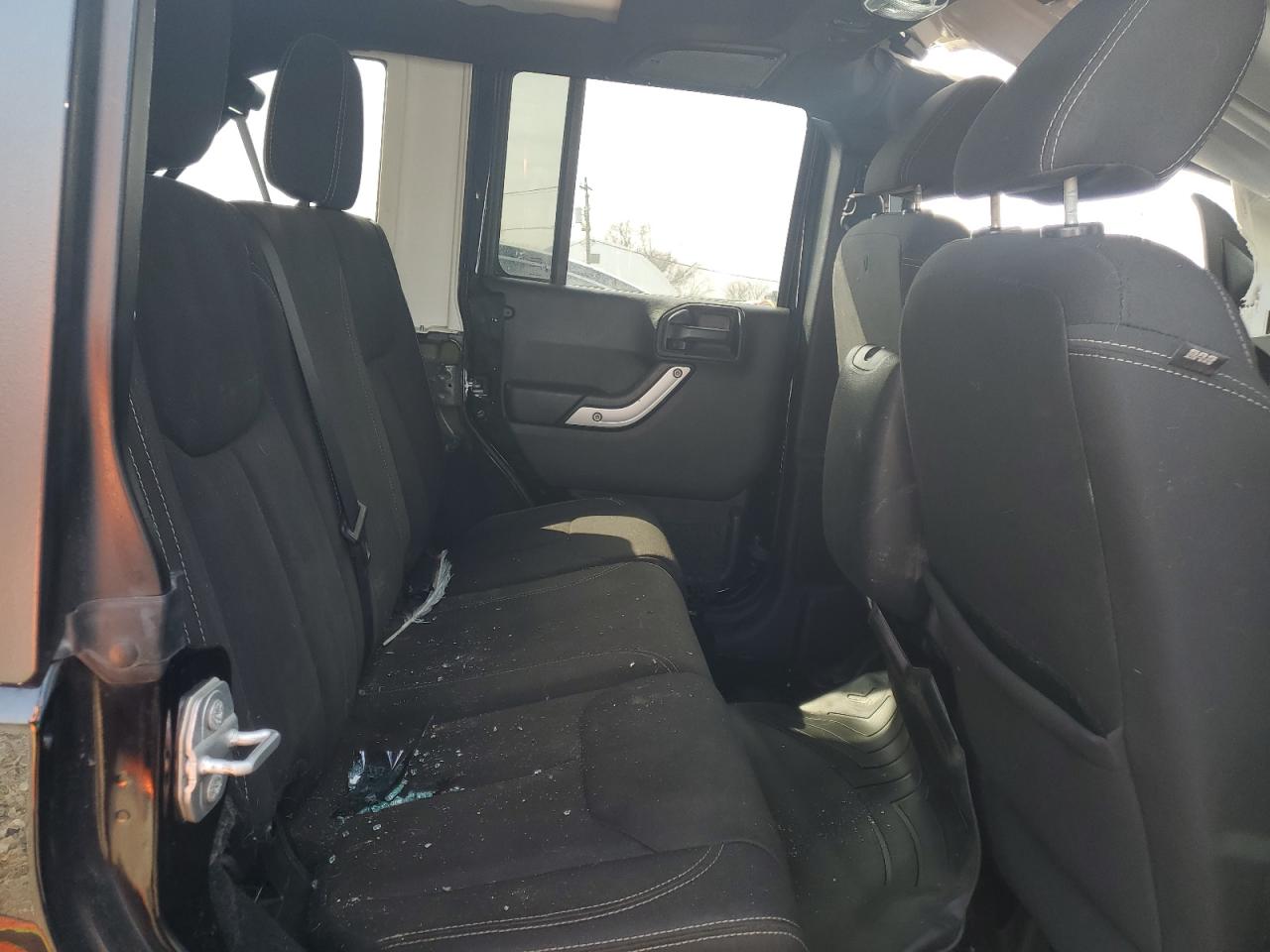 2017 Jeep Wrangler - Image 10