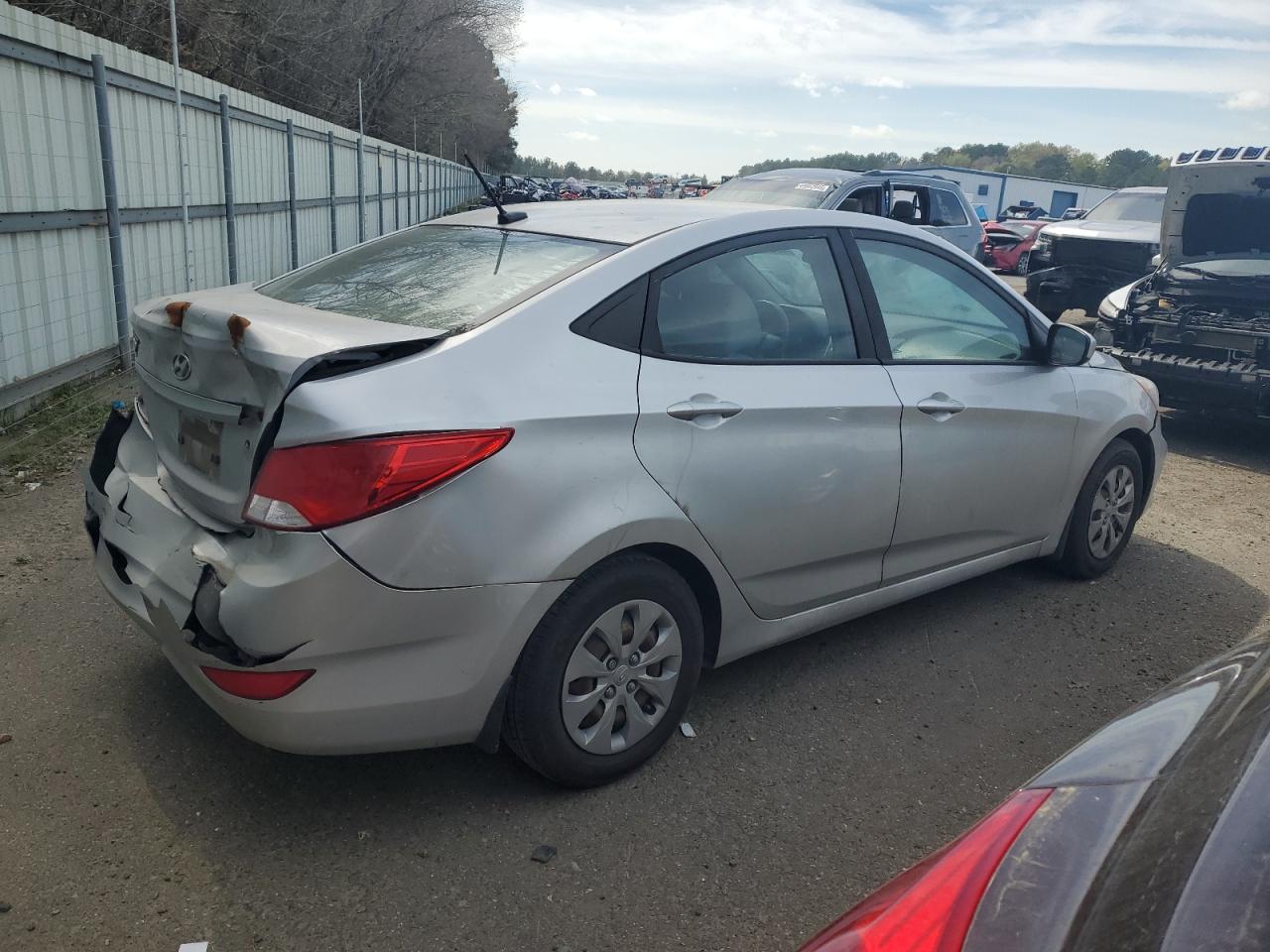 2017 Hyundai Accent - Image 3