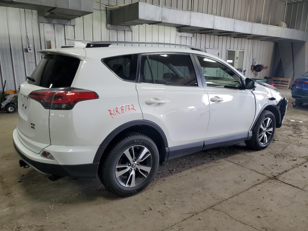 2018 Toyota RAV 4 - Image 3