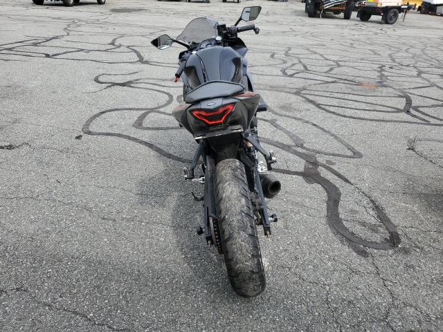2015 YAMAHA YZFR3 