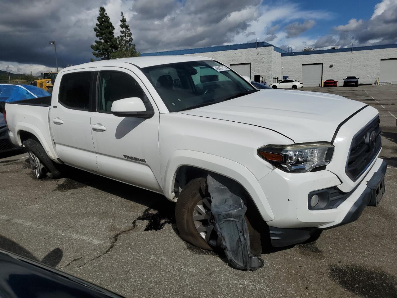 2018 Toyota Tacoma - Image 4