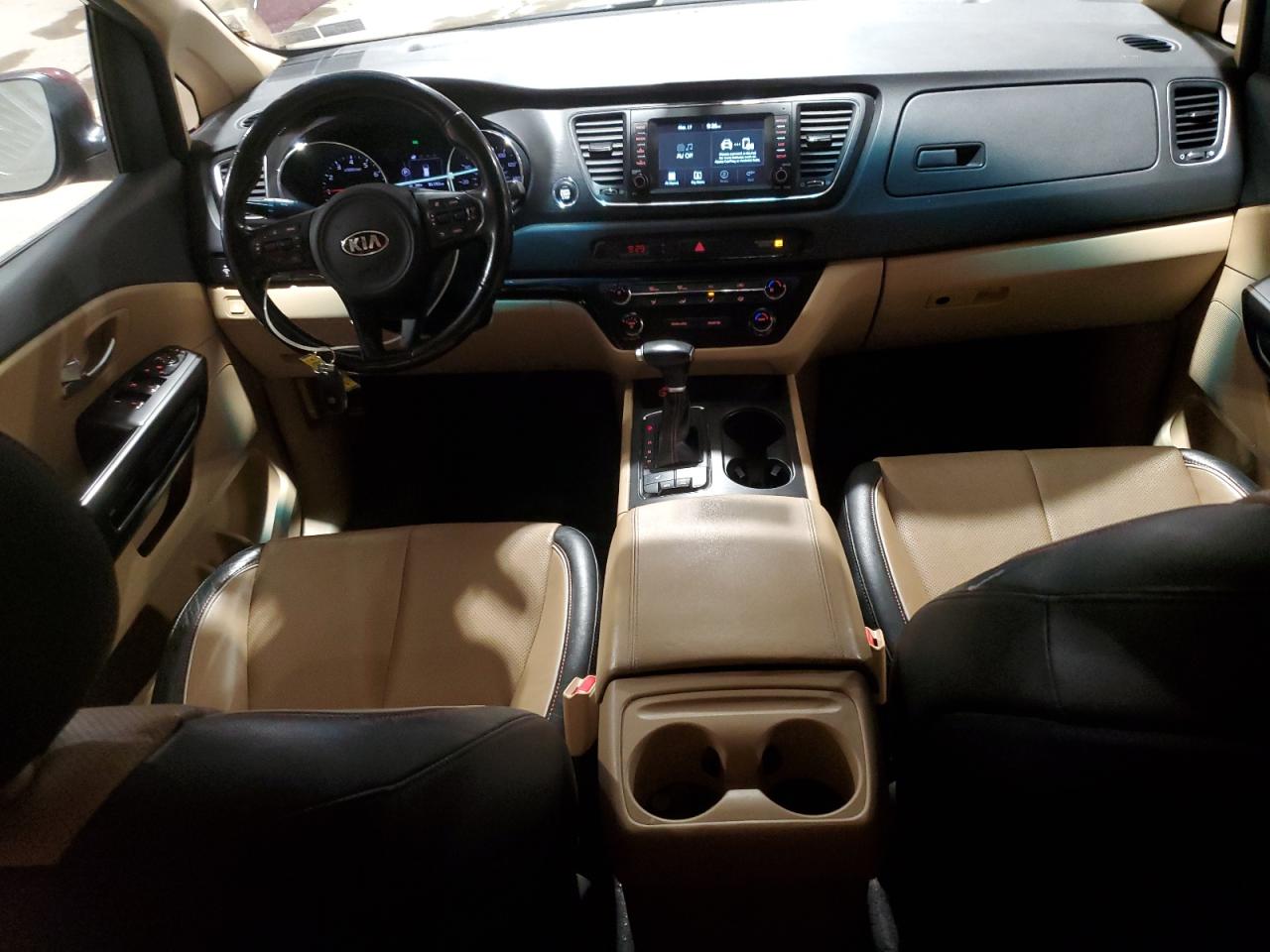 2017 Kia Sedona - Image 8