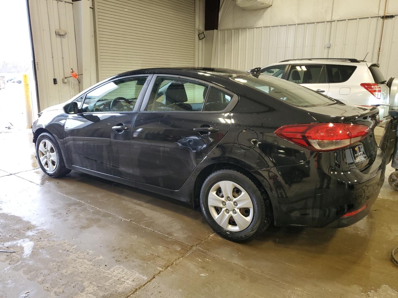2017 Kia Forte - Image 2