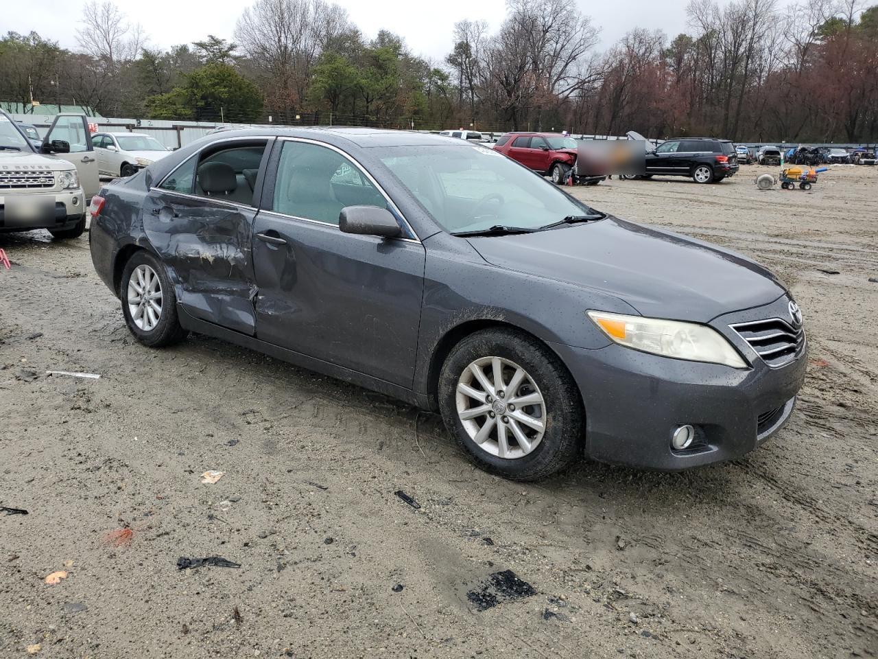 2011 Toyota Camry - Image 4