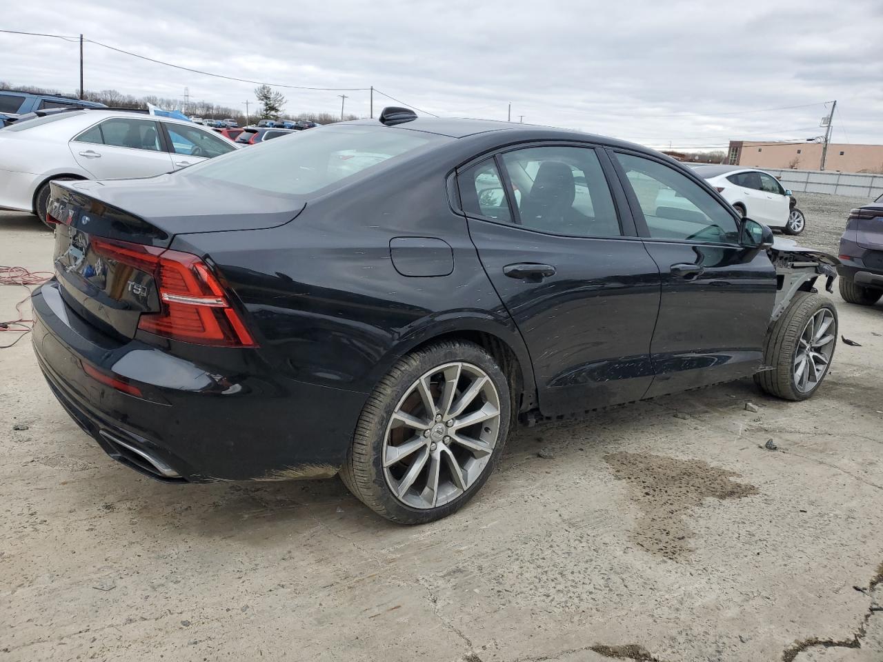 2021 Volvo S60 - Image 3