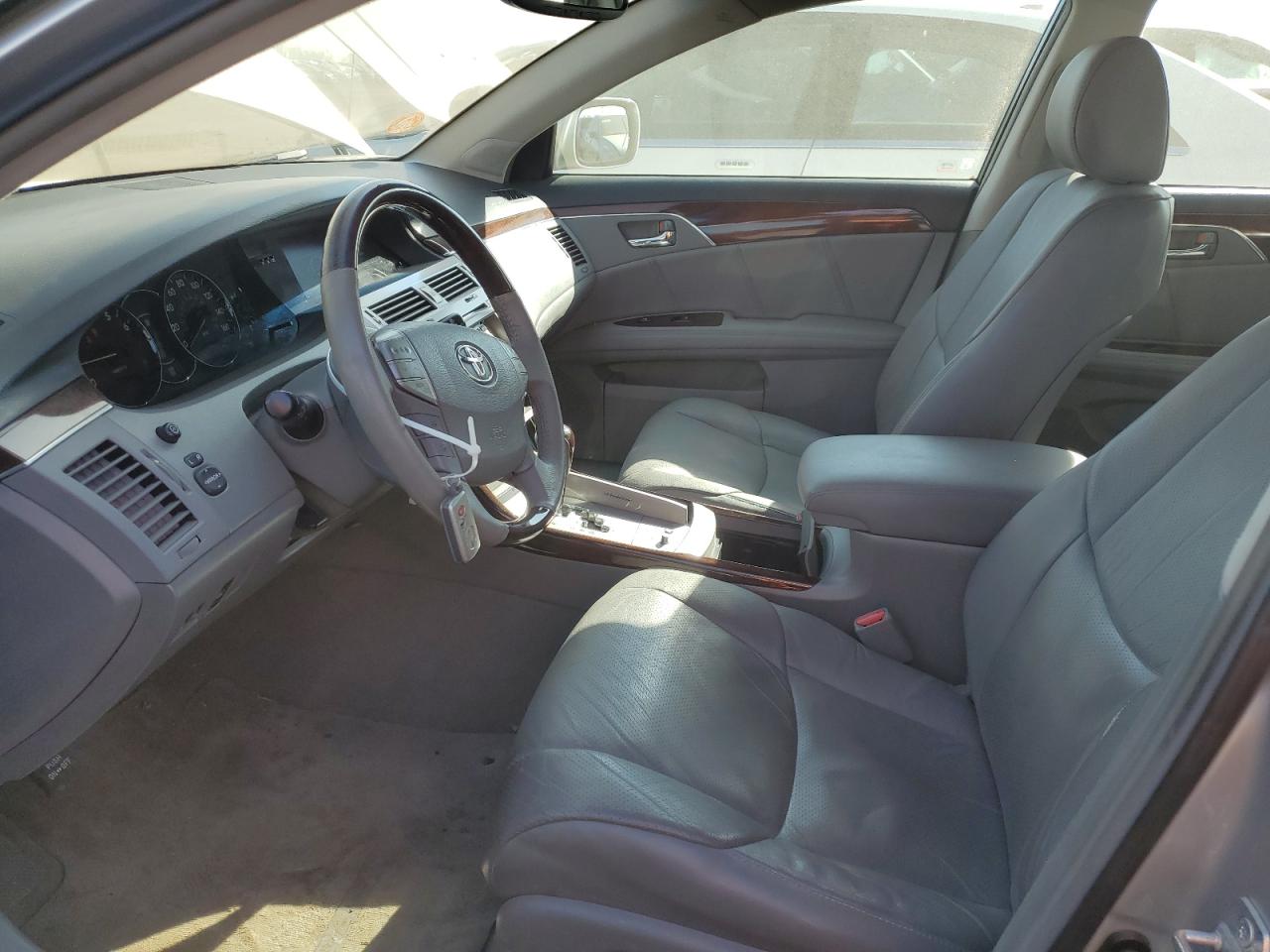 2008 Toyota Avalon - Image 7