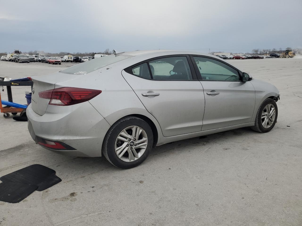 2020 Hyundai Elantra - Image 3
