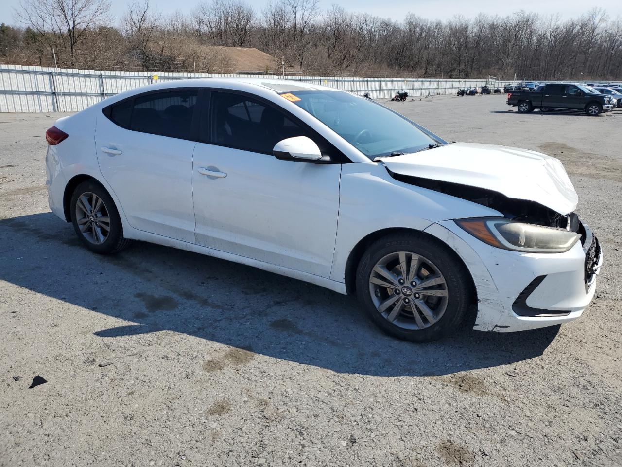 2018 Hyundai Elantra - Image 4
