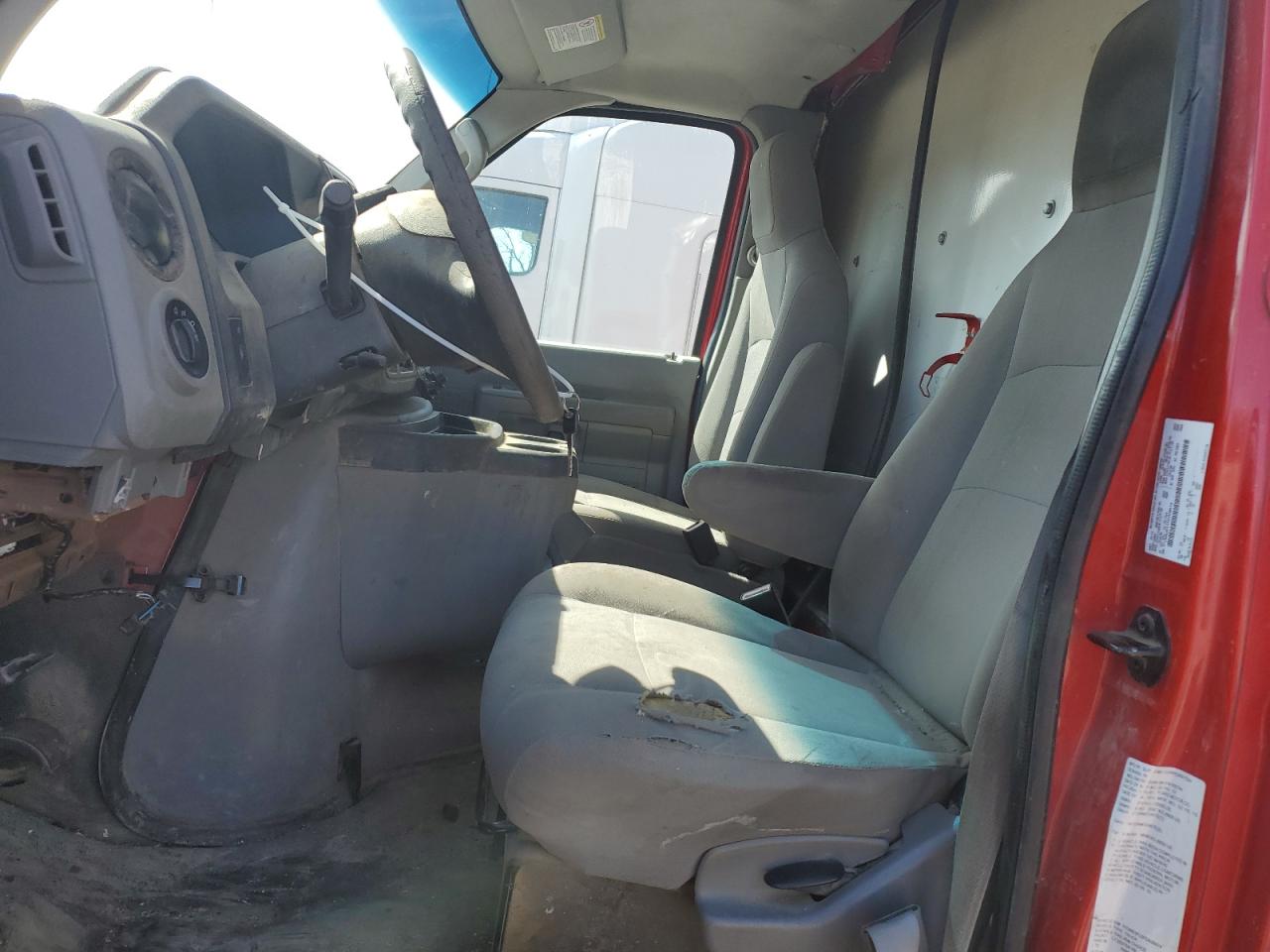 2015 Ford Econoline - Image 7