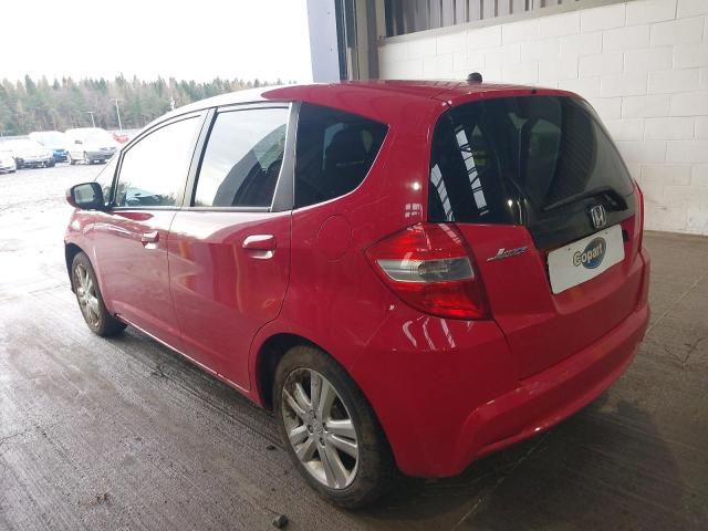 2013 HONDA JAZZ ES +