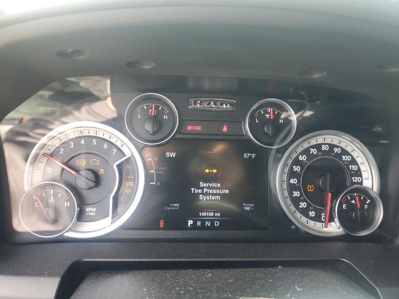 2015 RAM 1500 - Image 9