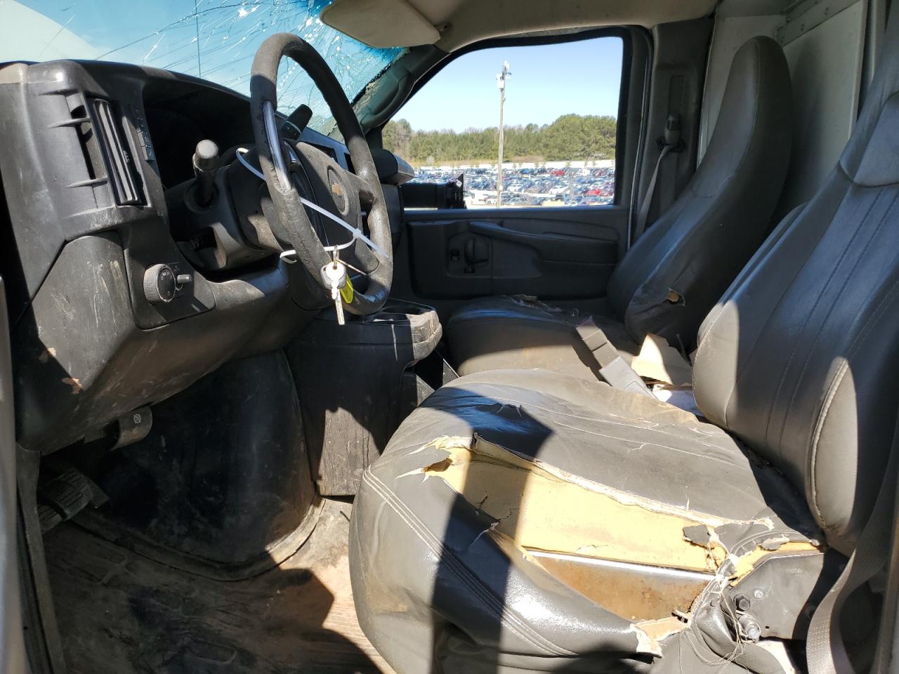 2015 Chevrolet Express - Image 7