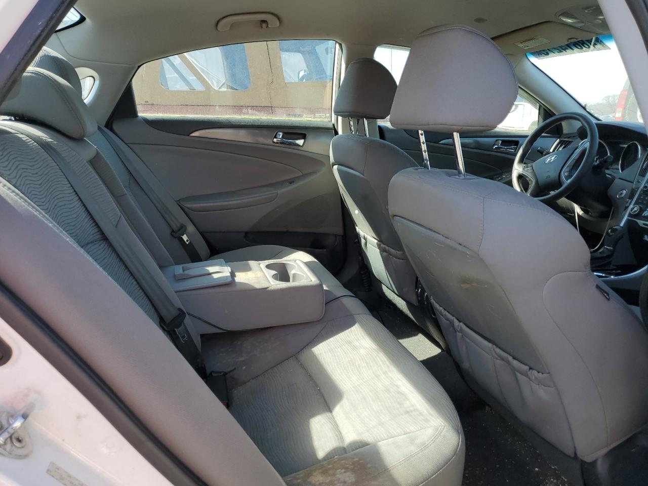 2012 Hyundai Sonata - Image 10