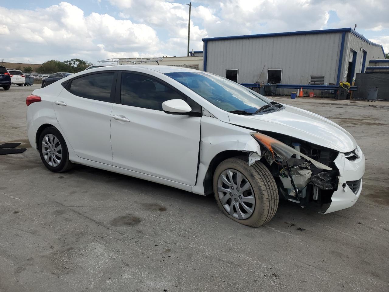 2011 Hyundai Elantra - Image 4