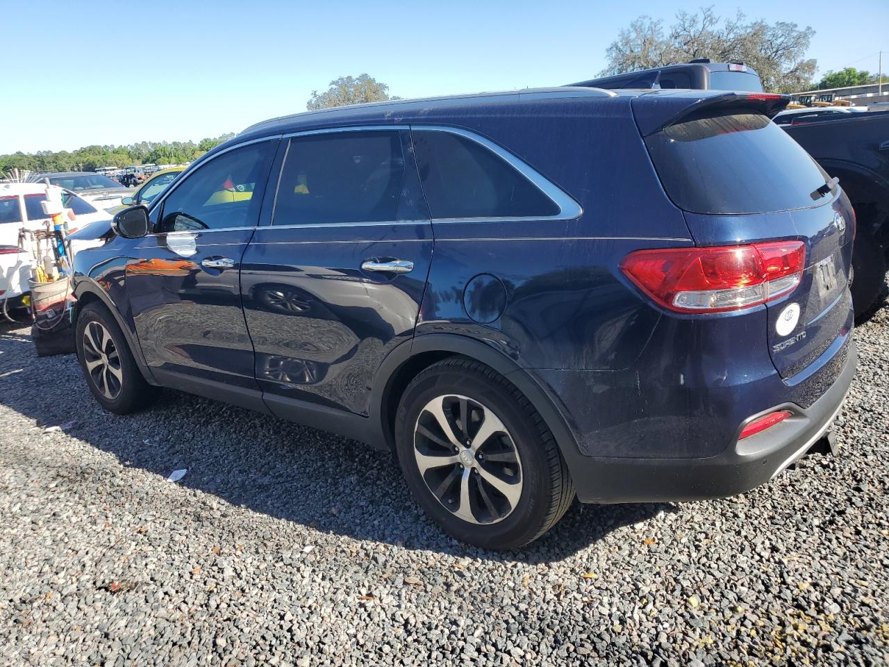 2017 Kia Sorento - Image 2