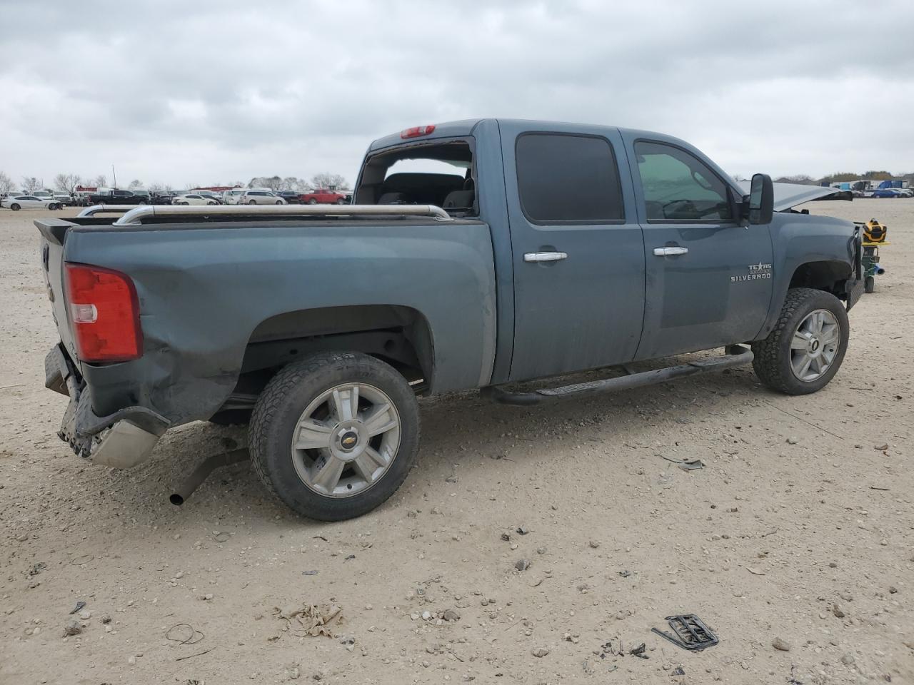 2012 Chevrolet Silverado - Image 3