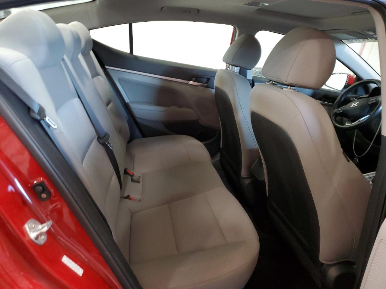 2020 Hyundai Elantra - Image 10