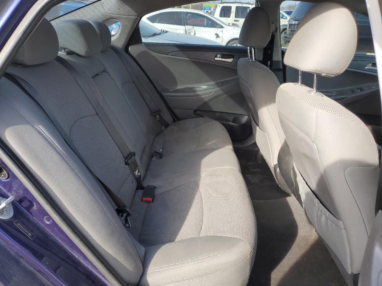 2013 Hyundai Sonata - Image 10