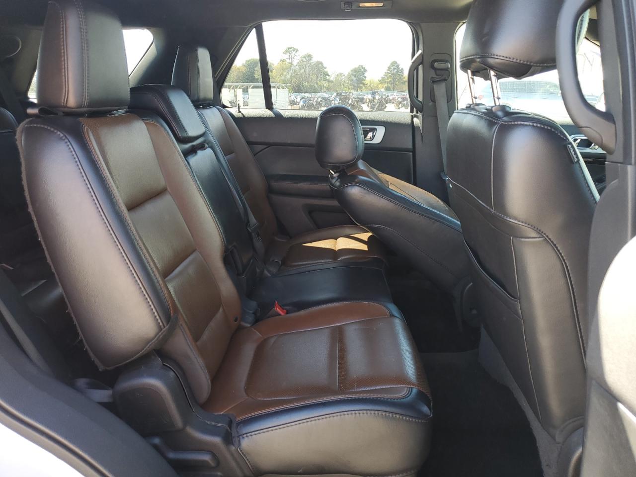 2013 Ford Explorer - Image 11