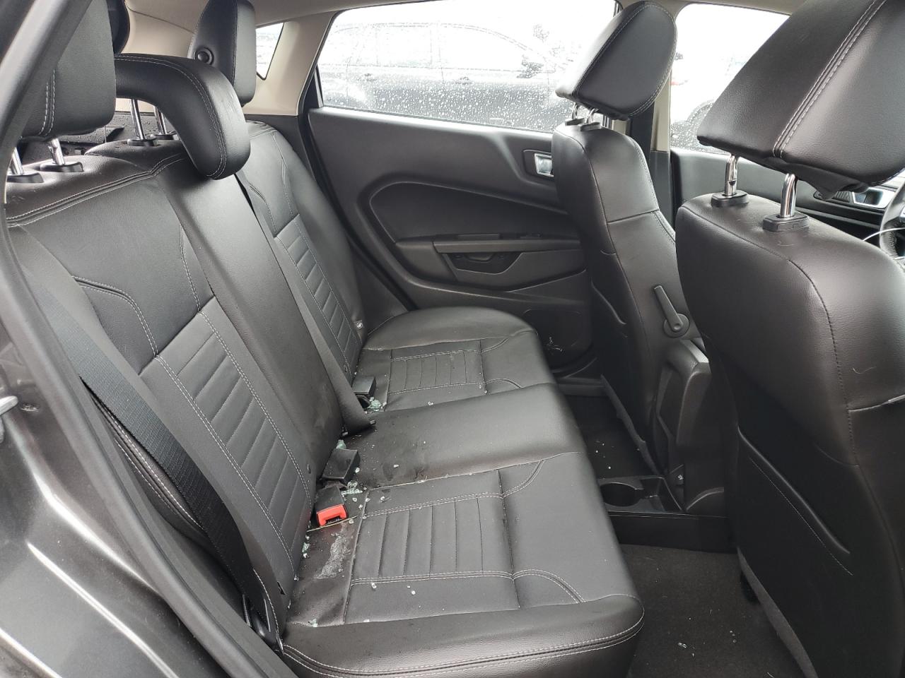 2015 Ford Fiesta - Image 10