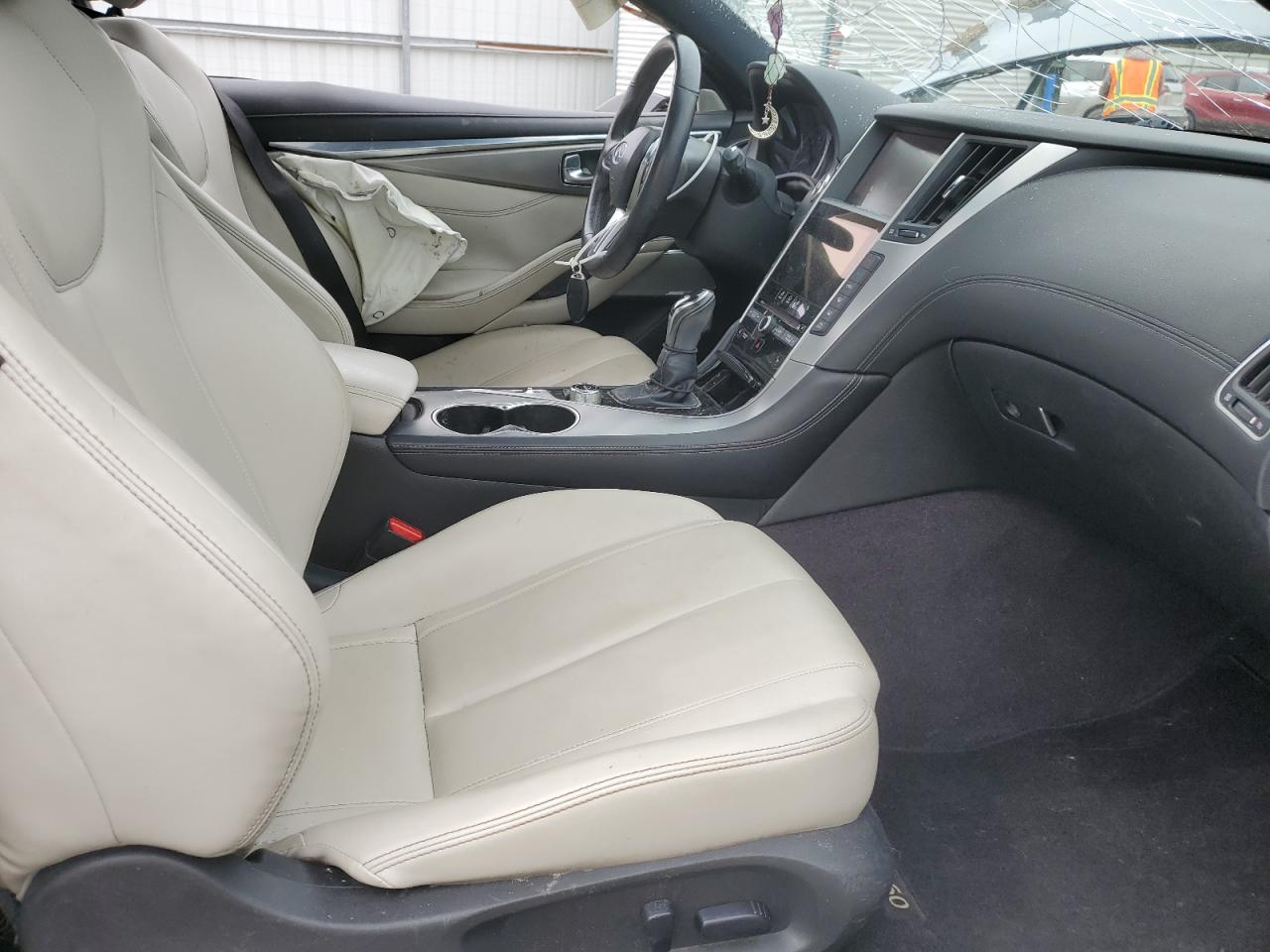 2017 Infiniti Q60 - Image 7