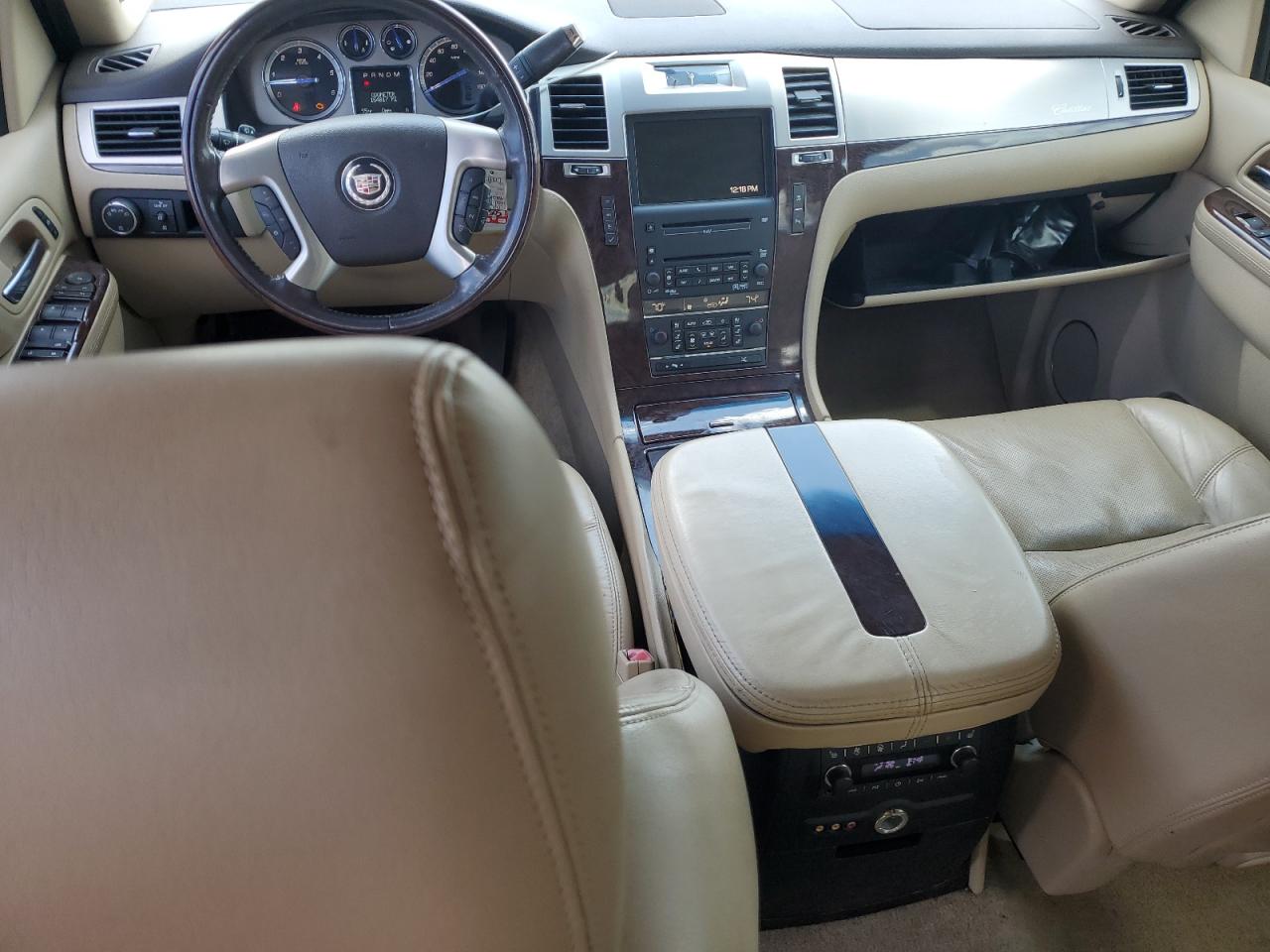 2010 Cadillac Escalade - Image 8