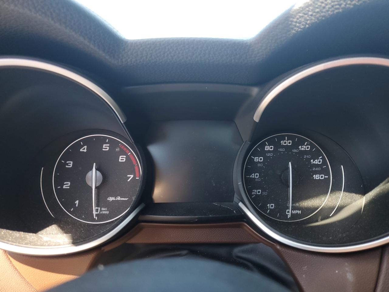 2020 Alfa Romeo Stelvio - Image 9