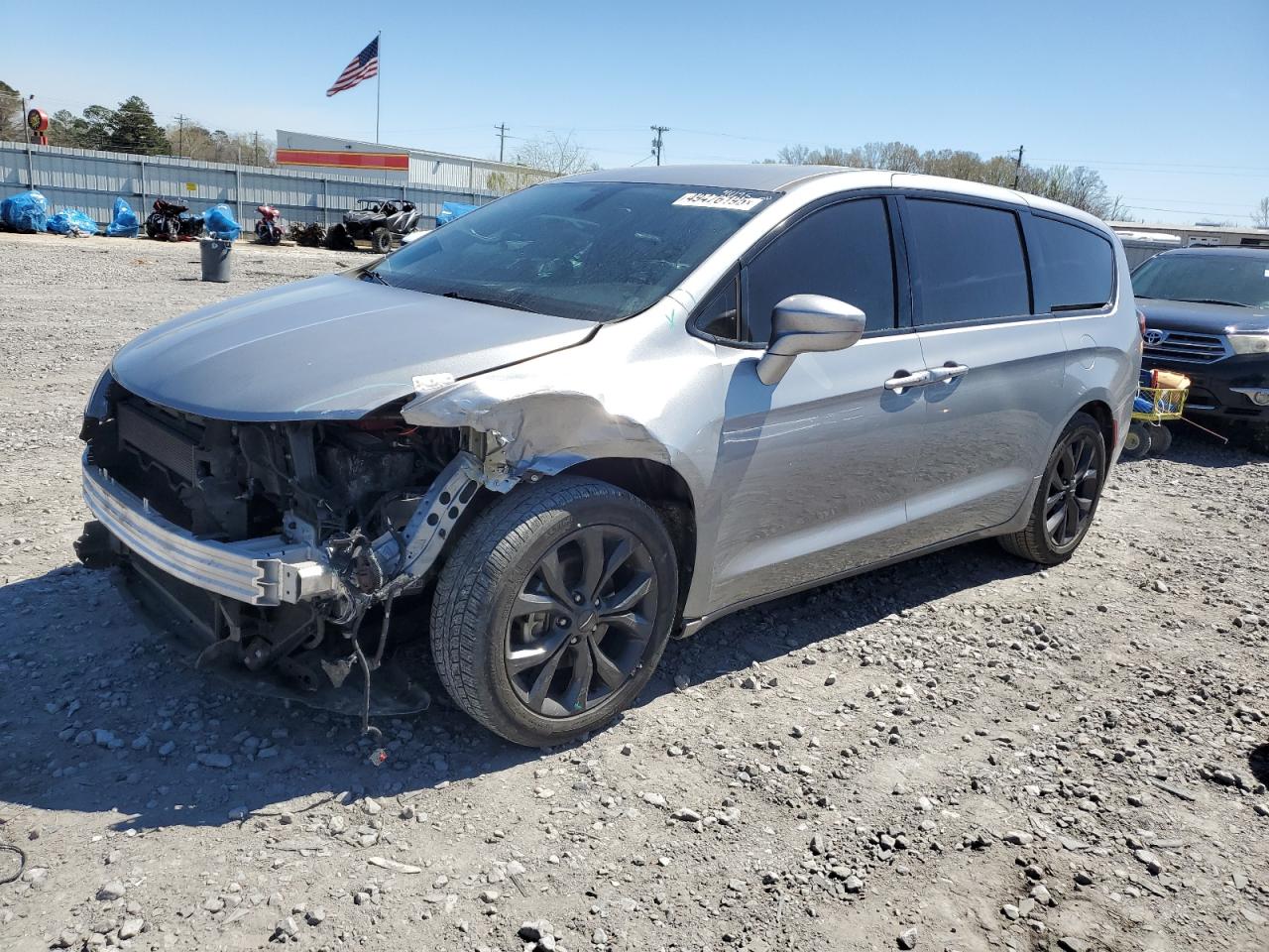 2018 Chrysler Pacifica - Image 1