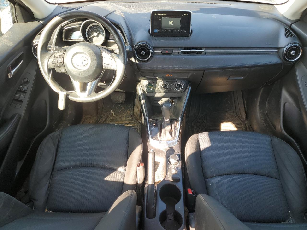 2017 Toyota Yaris - Image 8