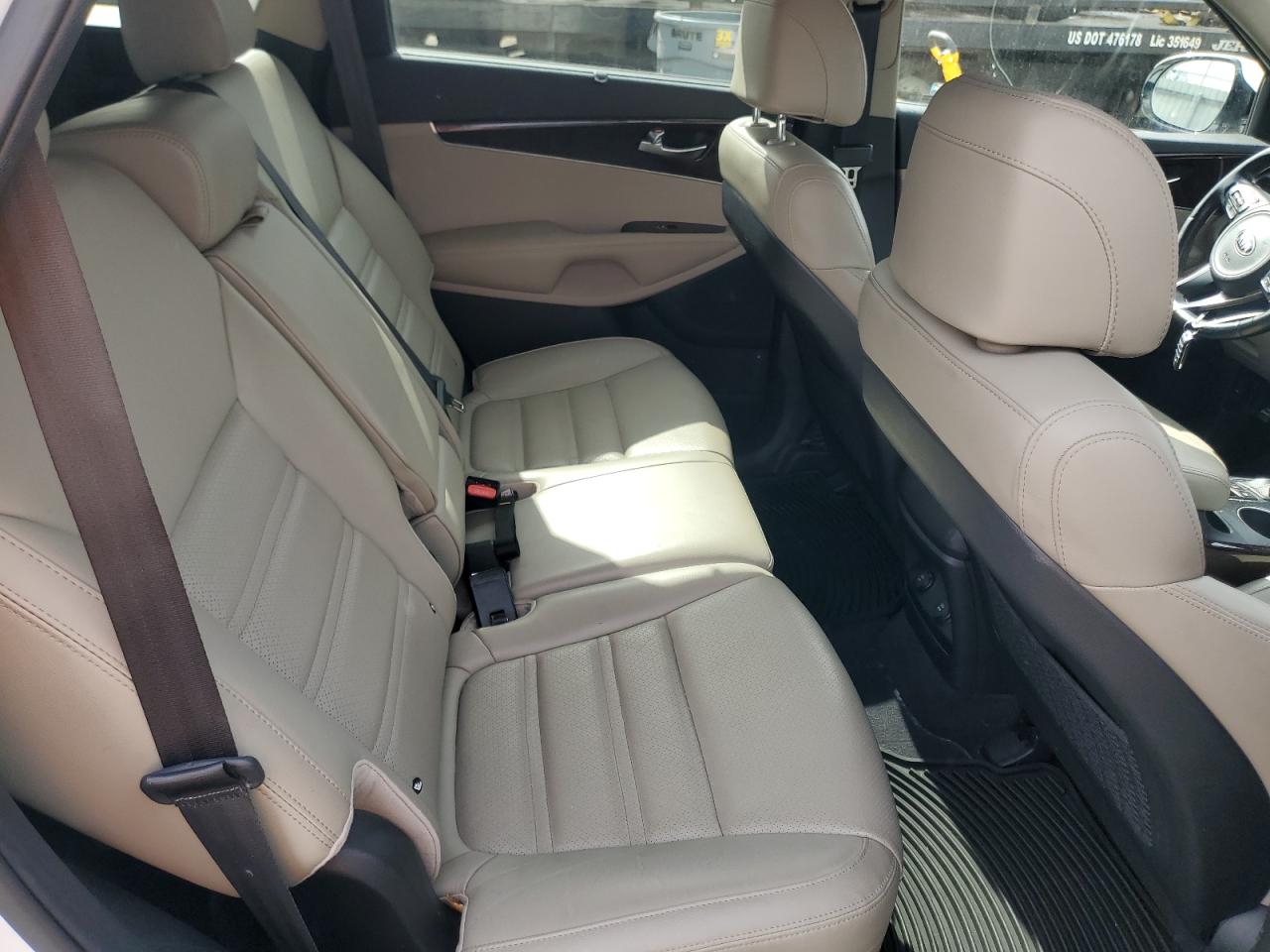 2017 Kia Sorento - Image 11