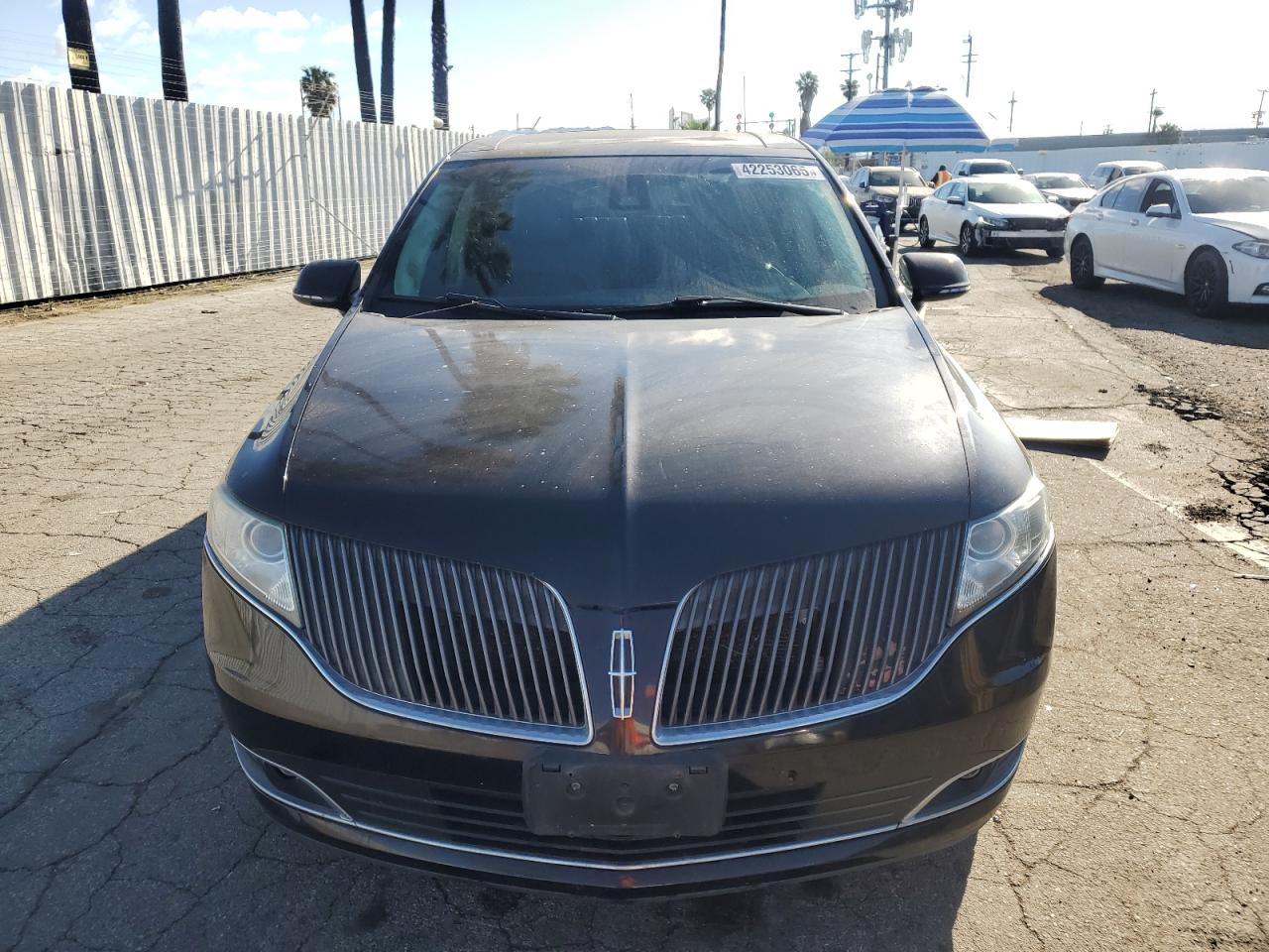 2013 Lincoln MKT - Image 5