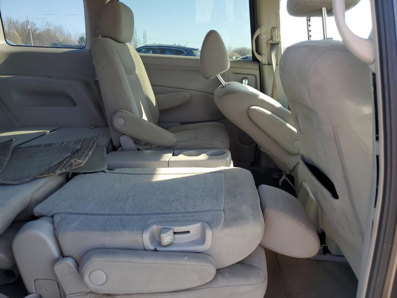 2015 Nissan Quest - Image 12
