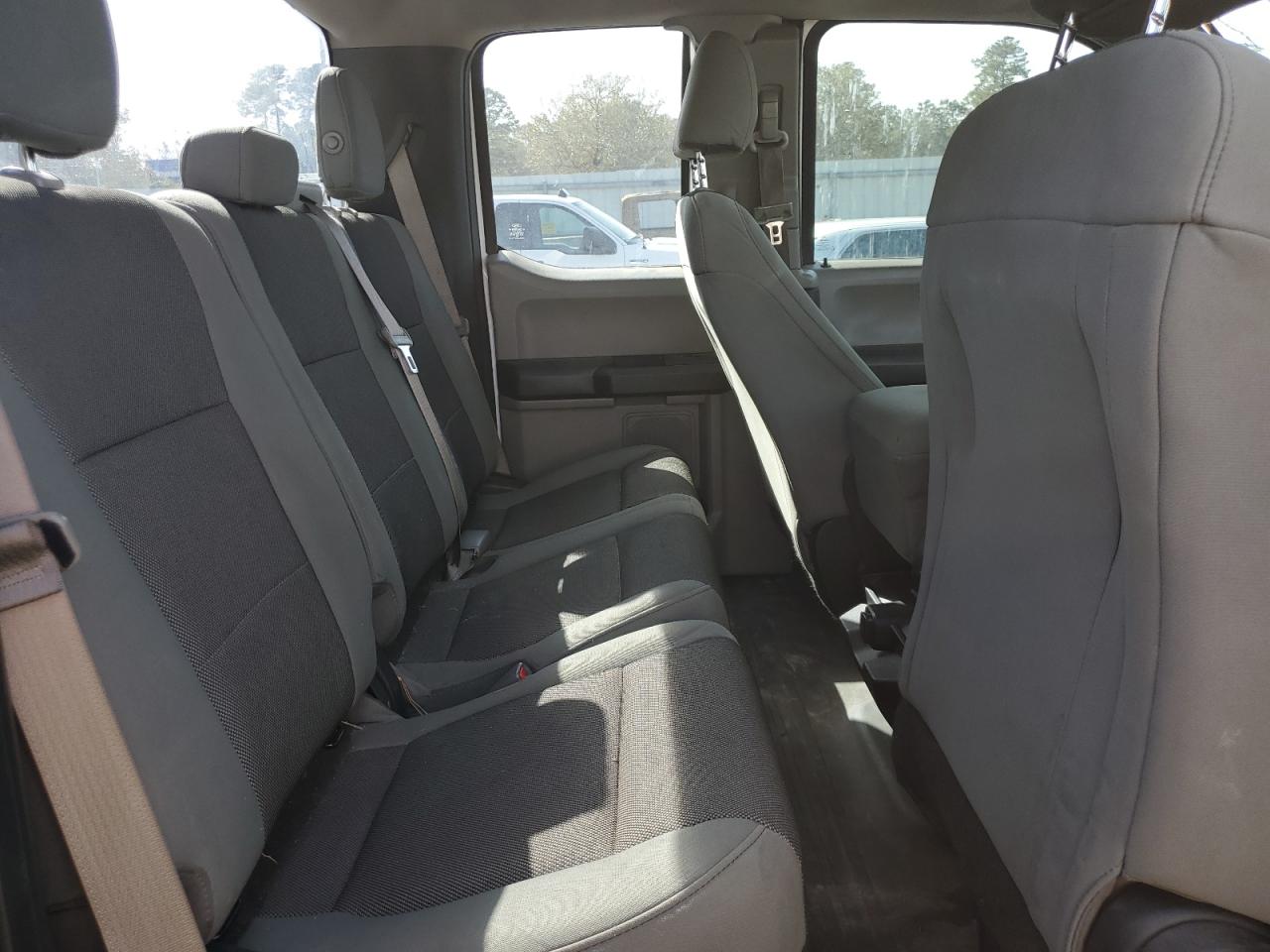 2015 Ford F-150 - Image 10