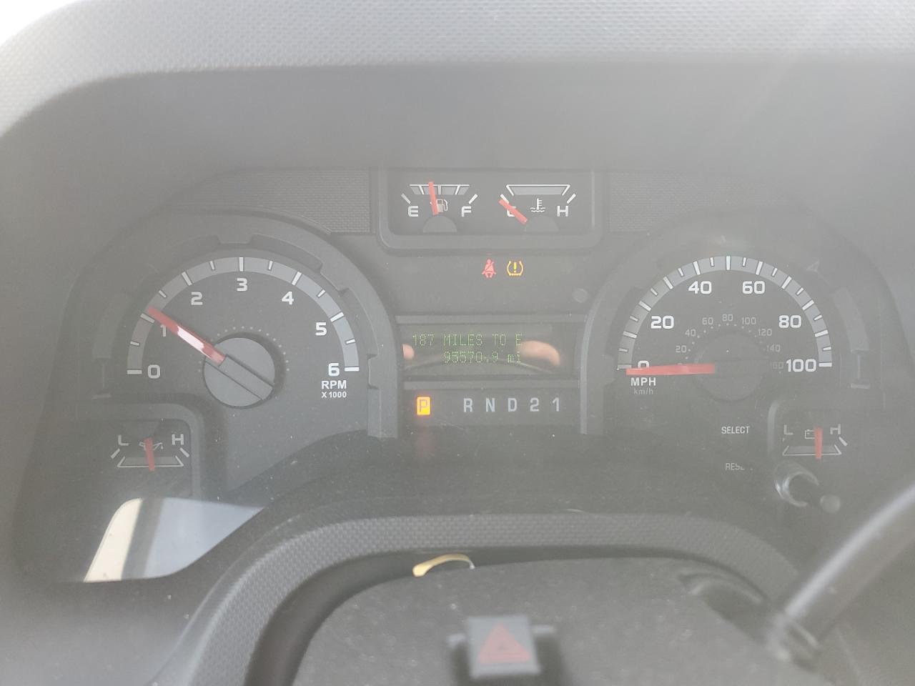 2014 Ford Econoline E350 Super Duty Wagon VIN: 1FBSS3BL3EDB01131 Lot: 49519145