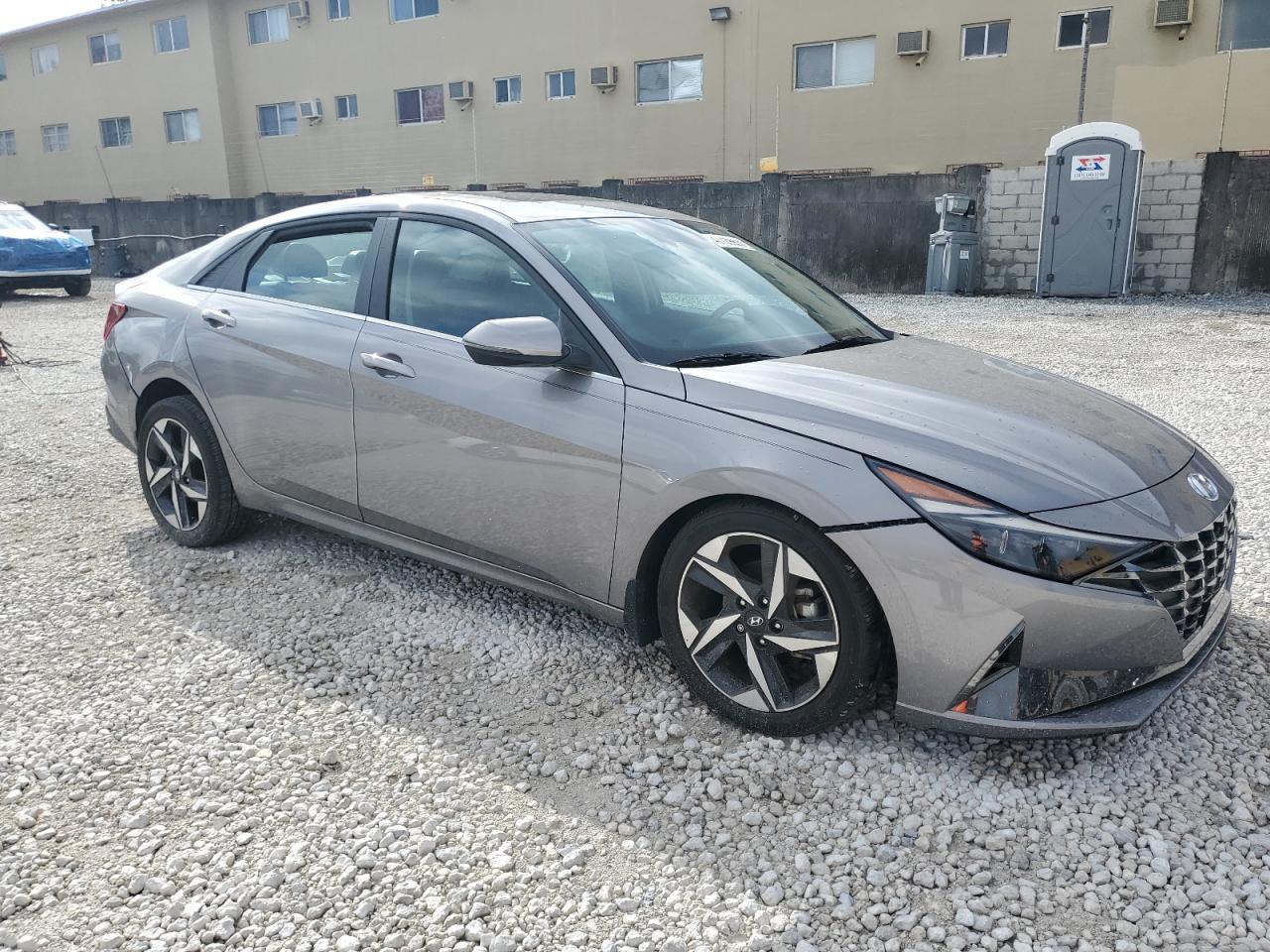 2023 Hyundai Elantra - Image 4