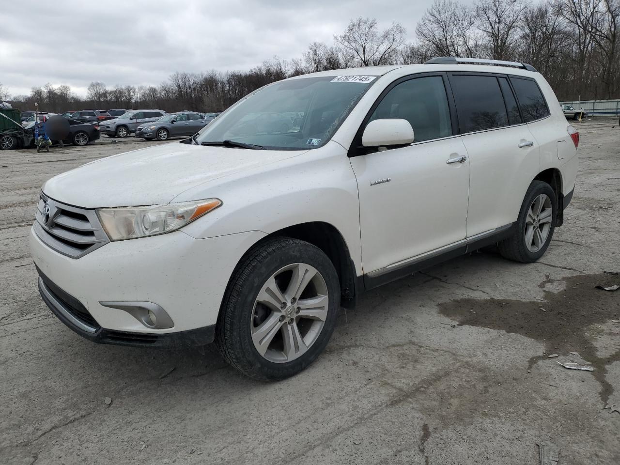 2013 Toyota Highlander - Image 1