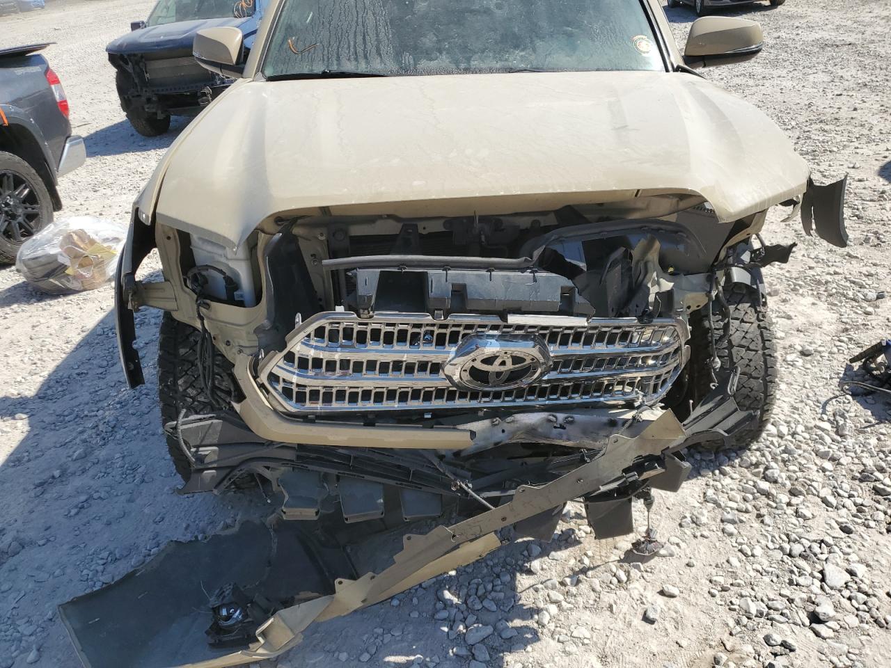 2016 Toyota Tacoma - Image 11