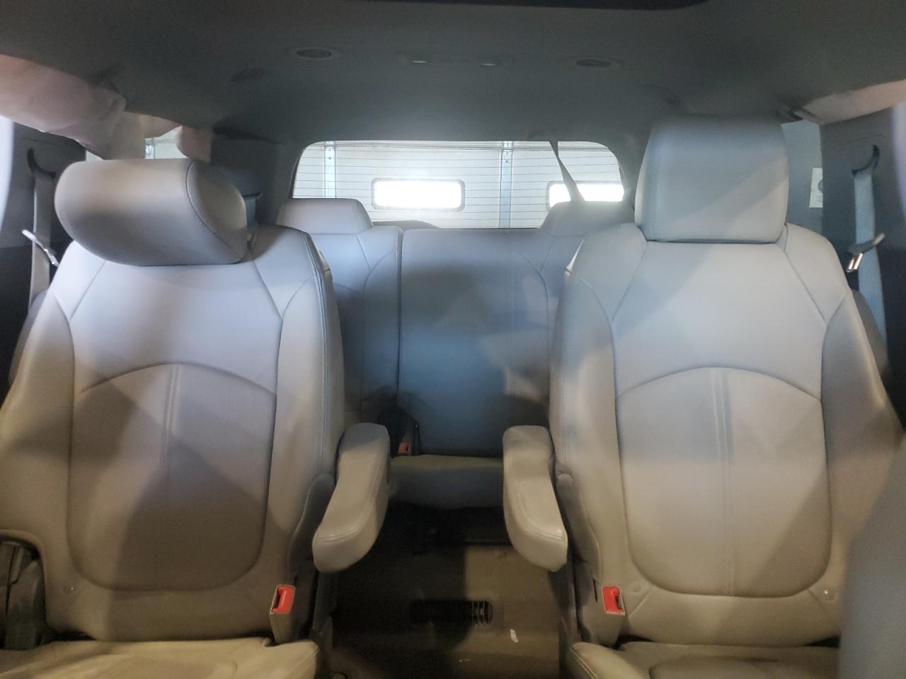 2017 GMC Acadia - Image 10