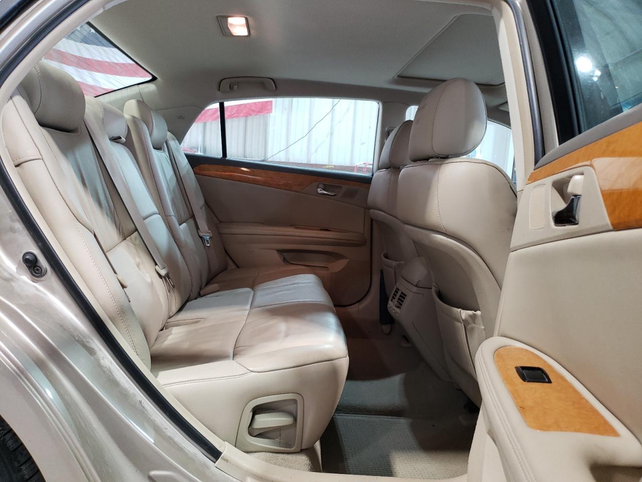 2006 Toyota Avalon - Image 10