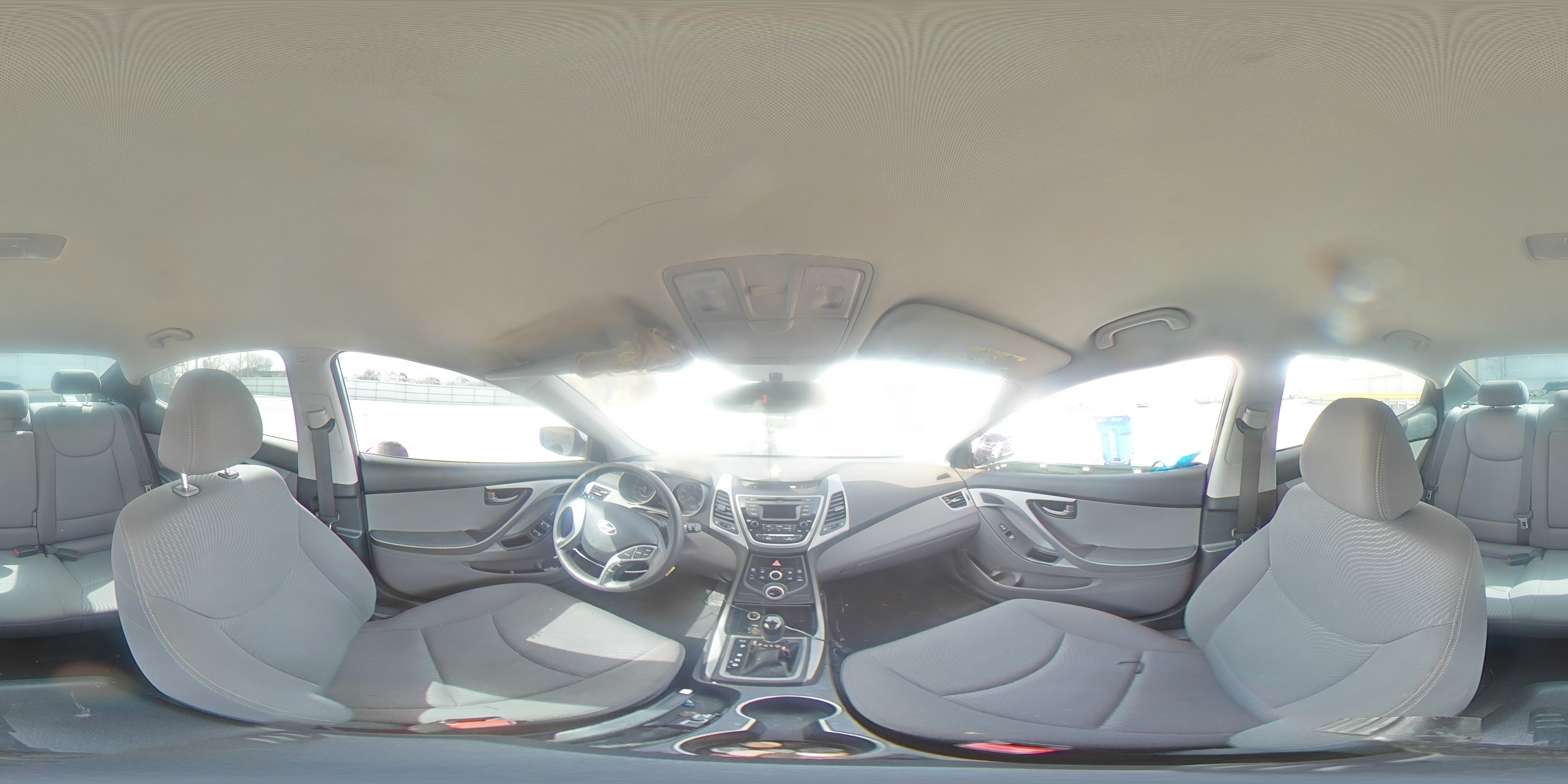 2016 Hyundai Elantra - Image 13