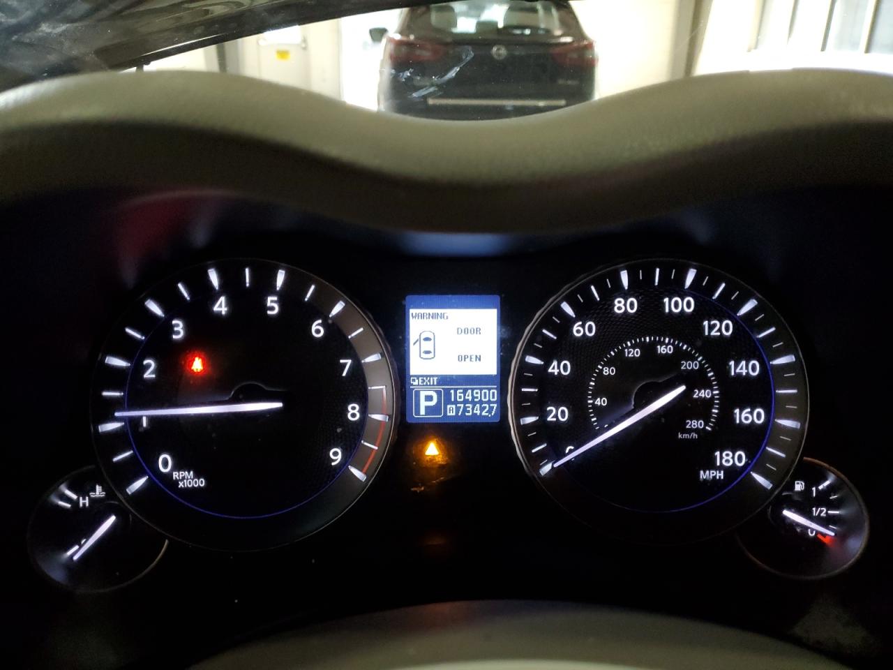 2012 Infiniti M - Image 9