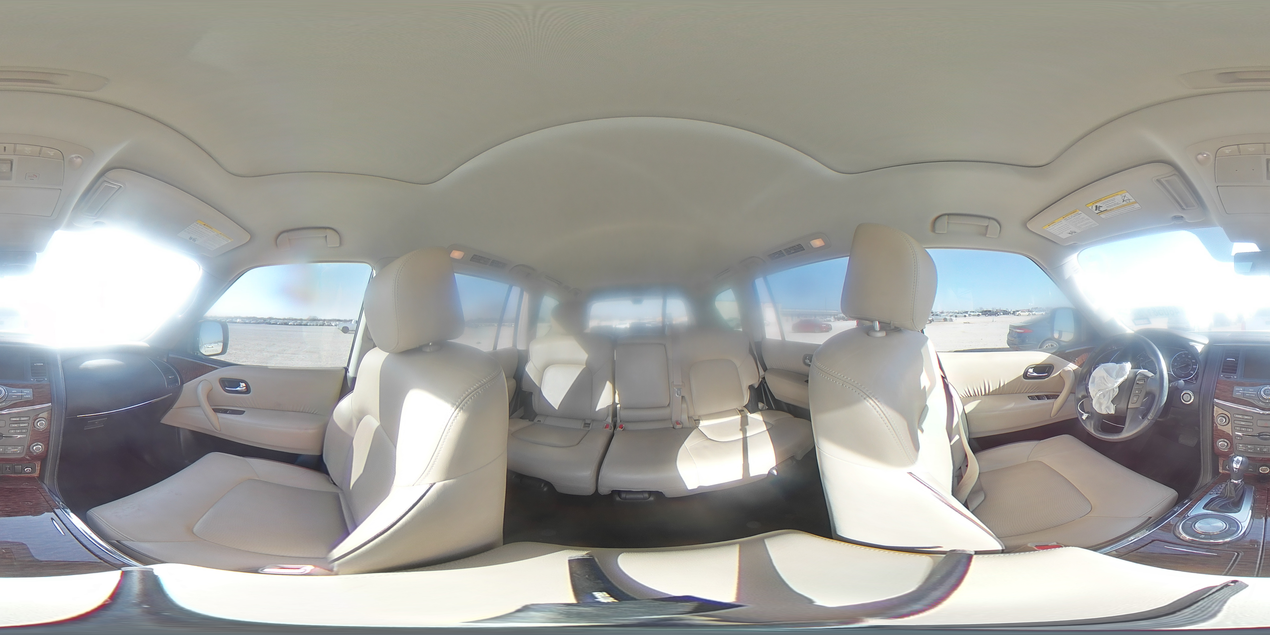 2019 Nissan Armada - Image 14