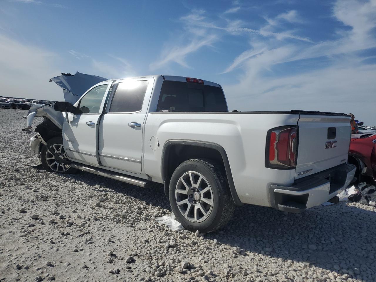 2016 GMC Sierra - Image 2